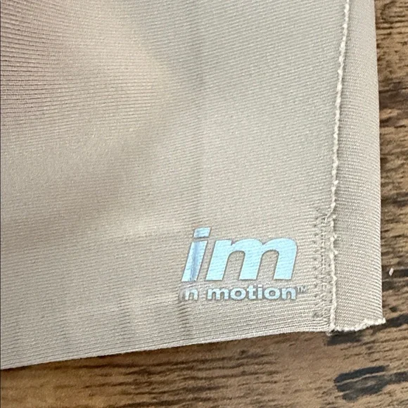 Lilyette in motion Tan Seamless Bra - Picture 2 of 5